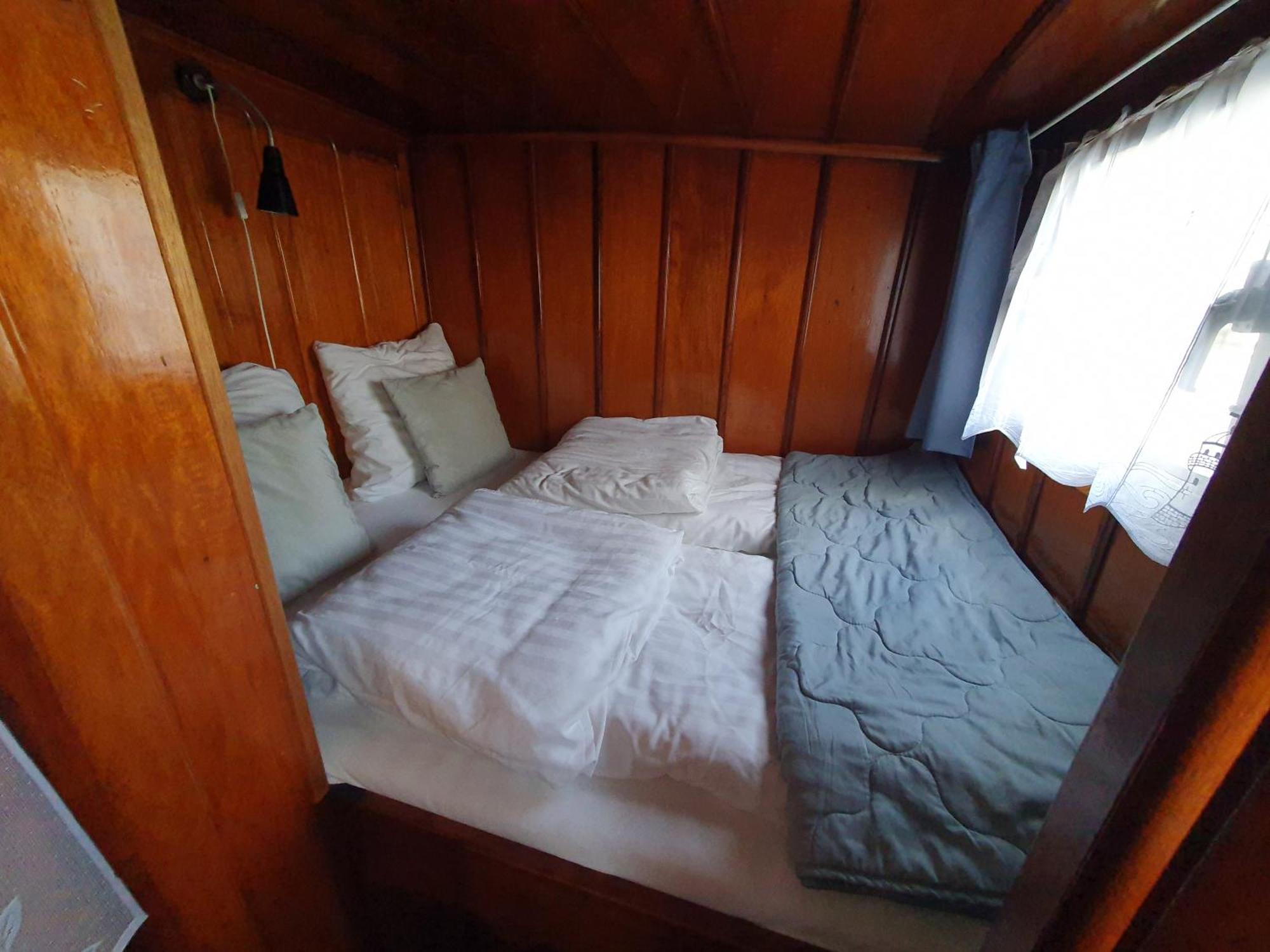 Houseboat Holiday Apartments Rotterdam Rom bilde
